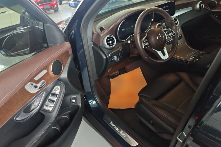 Used Mercedes-Benz GLC 2022 Second Facelift GLC 260 L 4MATIC Luxury Edition Driver Seat