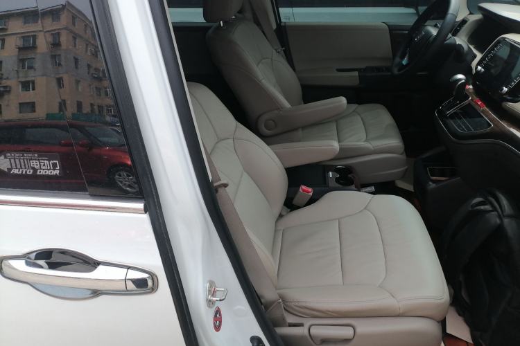 Used Honda Odyssey 2015 Revised 2.4L Luxury Edition Right Front Seat