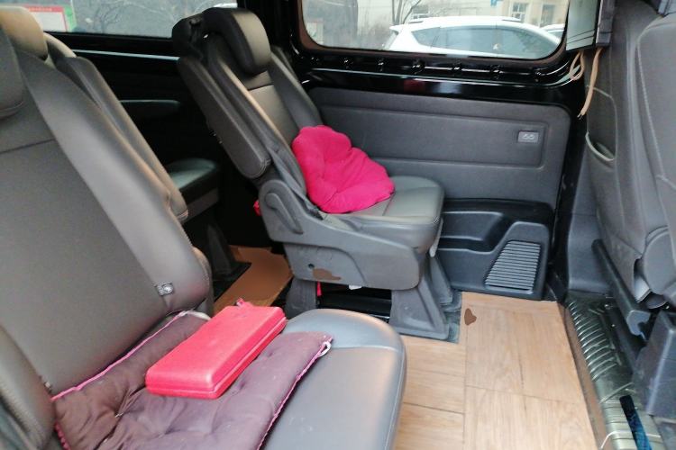 Used Ford Transit 2019 2.0T Diesel Commercial & Travel Mid-axle Mid-roof 9-Seater China VI