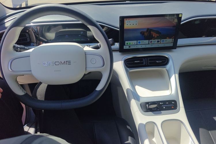 Used Geely Galaxy Geome 2025 310km Youth Edition Center Console