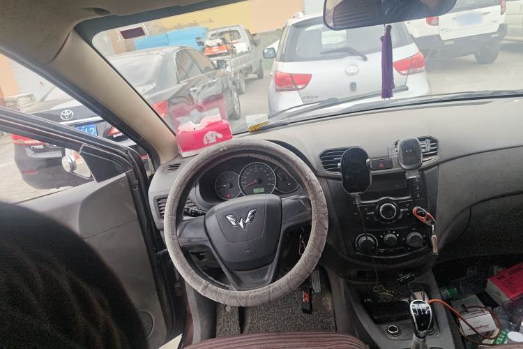Used Wuling Hongguang 2015 1.2L S Base Model China V Standard Steering Wheel