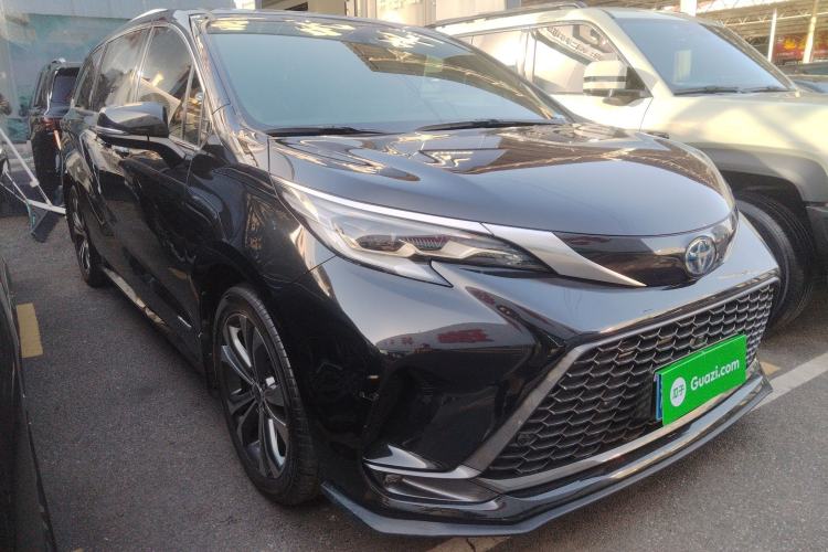 Used Toyota Granvia 2022 2.5L Hybrid Premium Edition
