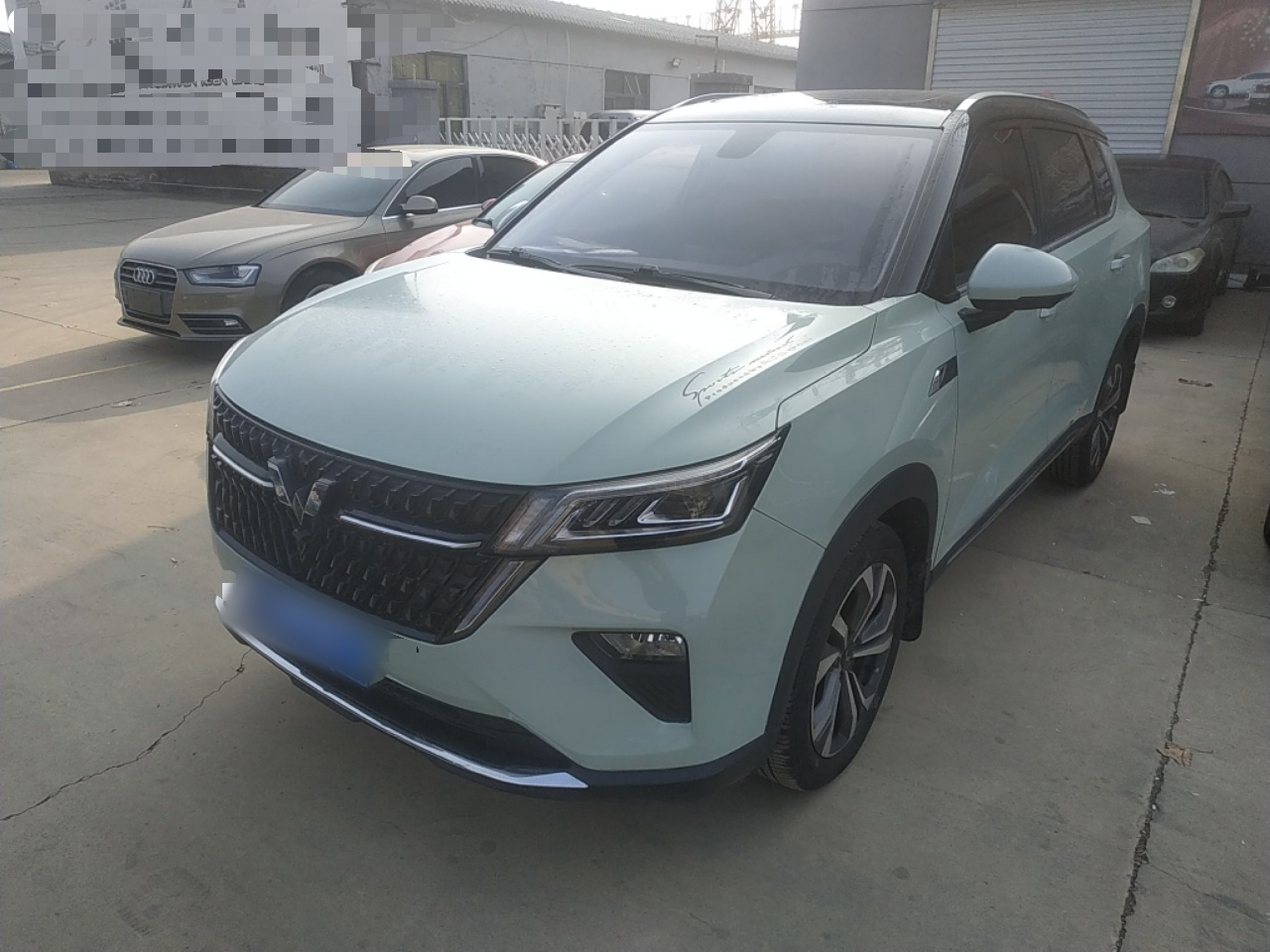 Под передней частью автомобиля