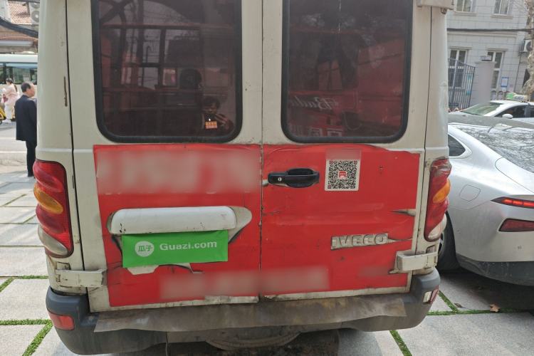 Used Iveco Daily 2017 2.5T A35 Low-Roof 5-7 Seater Passenger Van 47Z5 Rear