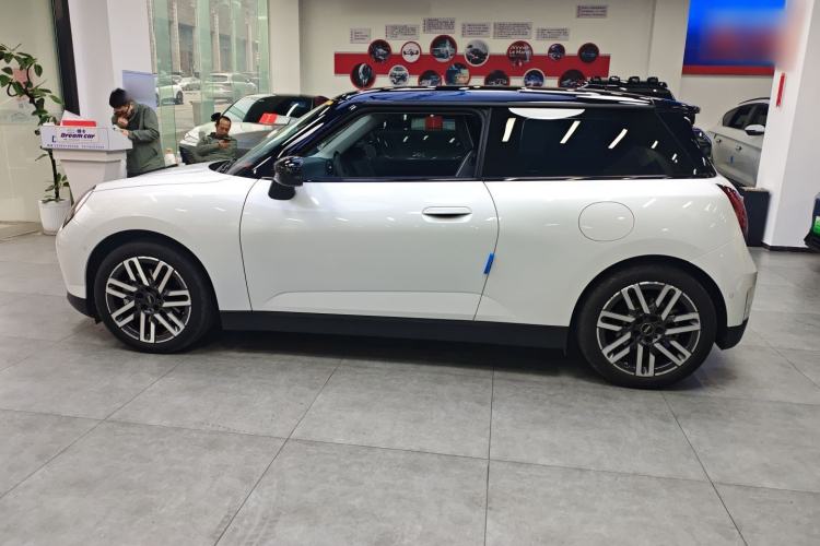 Used MINI Electric MINI COOPER 2024 456km COOPER E Classic Edition
