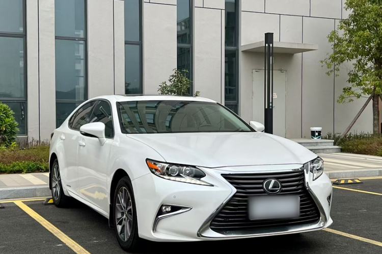 Used Lexus ES 2015 300h Comfort Edition Exterior 6