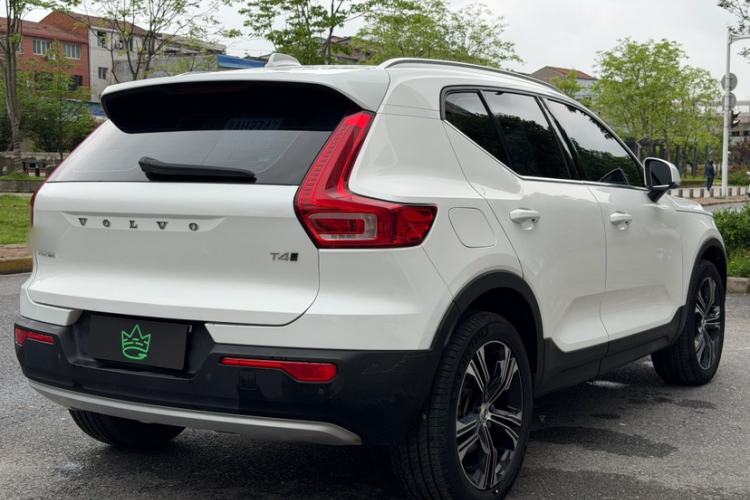 Used Volvo XC40 2022 T4 Four-Wheel Drive Smart & Luxurious Edition Exterior 1