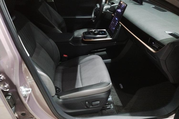 Used Toyota bZ3 2023 616 km Long-Range Premium
