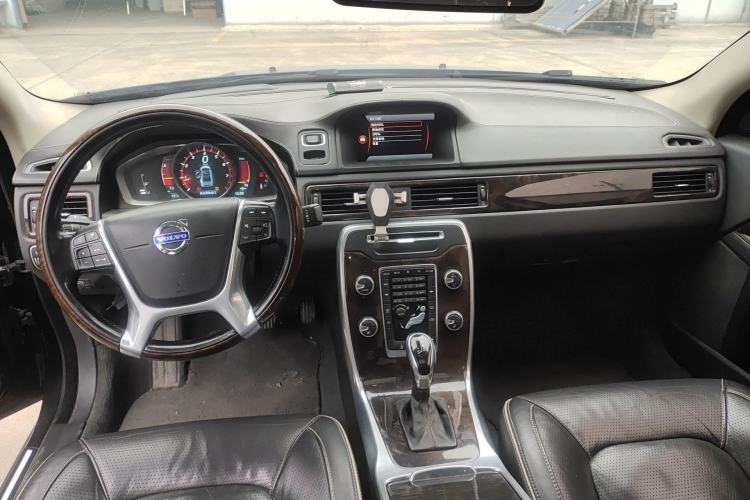 Used Volvo S80L 2014 2.0T T5 Luxury Executive Edition Center Console