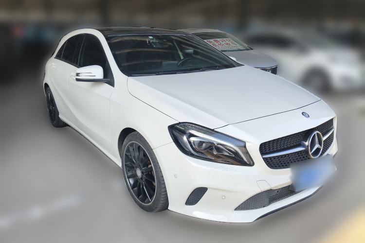 Used Mercedes-Benz A-Class 2016 A 200 Fashion Model Front Right 45 Deg