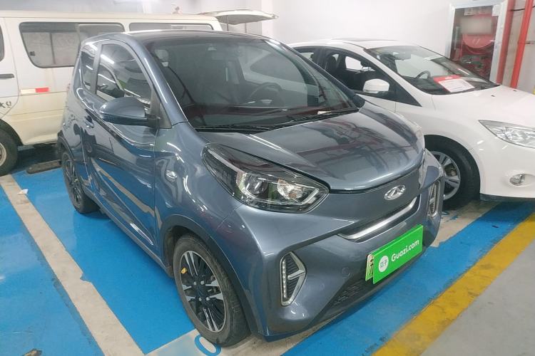 Used Chery QQ Little Ant 2022 Revised Version Sweet Pink Edition Half-Sugar Version Lithium Iron Phosphate 30.7 kWh 30 kW 301 km Front Right 45 Deg