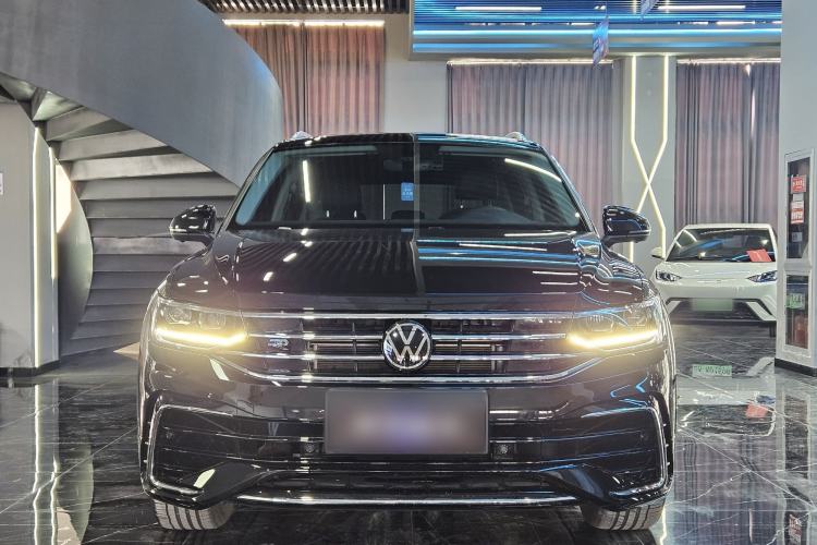 Used Volkswagen Tiguan L 2024 Outstanding Model 330TSI Automatic Two-Wheel Drive R-Line Dragon Glory Edition
