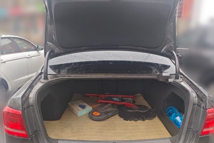 Used Volkswagen Magotan 2013 1.8TSI Prestige Model Trunk