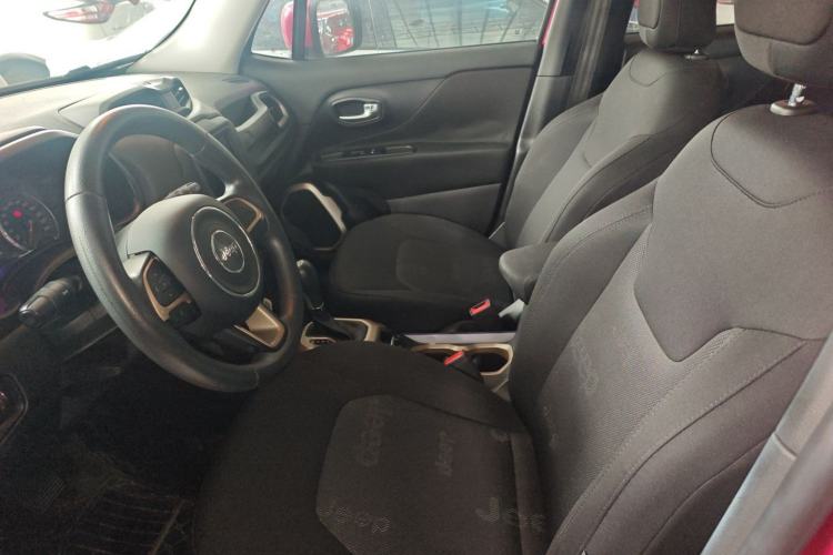 Used Jeep Renegade 2018 Connected Large Screen Version 180T Automatic High-Energy Edition Left Front Seat