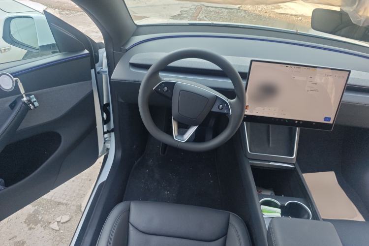 Used Tesla Model Y 2026 Rear-Drive Model
