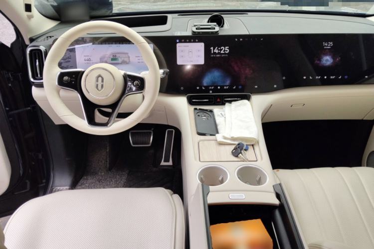 Used Hima AITO M8 2025 Extended-Range Max+ Version 53.4 kWh 5-Seater Edition