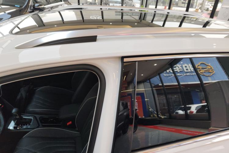 Used Volkswagen Tiguan L 2022 330TSI Automatic Two-Wheel Drive Smart Edition