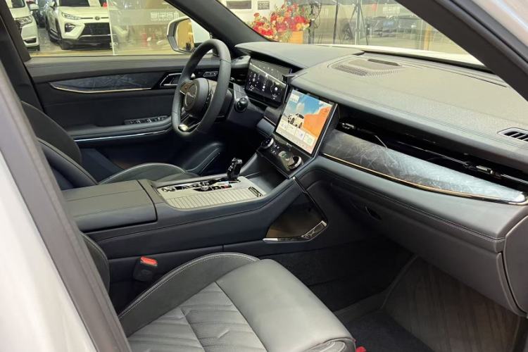 Used Lynk & Co 09 2021 2.0T Halo Six-Seater