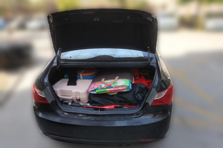 Used Hyundai Sonata 2011 2.0L Automatic Supreme Edition Trunk