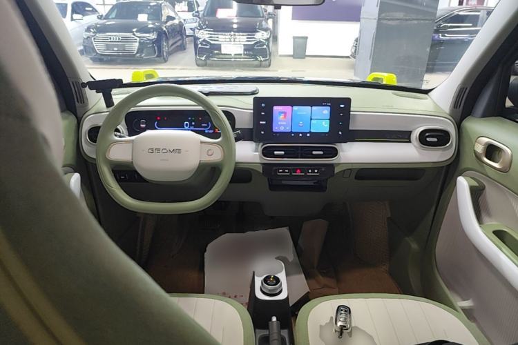 Used Geely Galaxy Panda 2025 210km Panda Rider Center Console