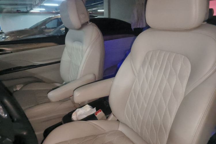 Used Buick GL8 2018 ES 28T Comfort Model China VI Standard