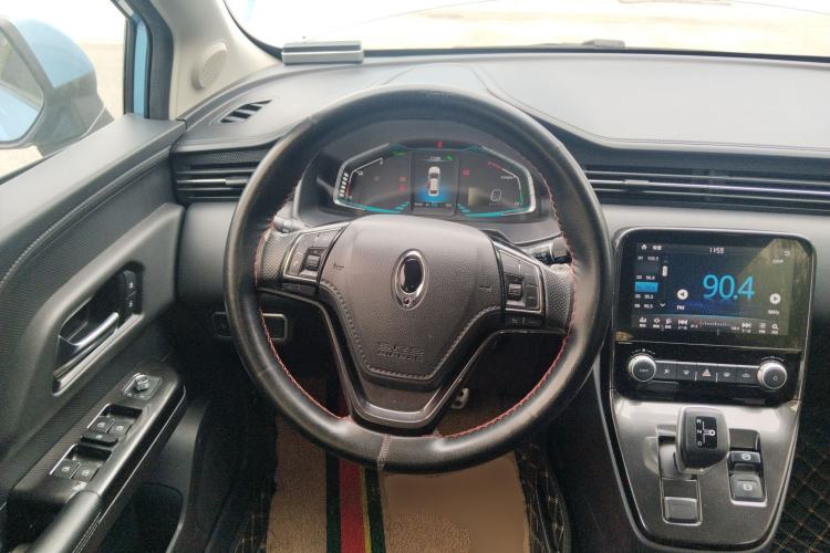 Used ORA iQ 2018 High-Range Version Smart Connectivity Model
