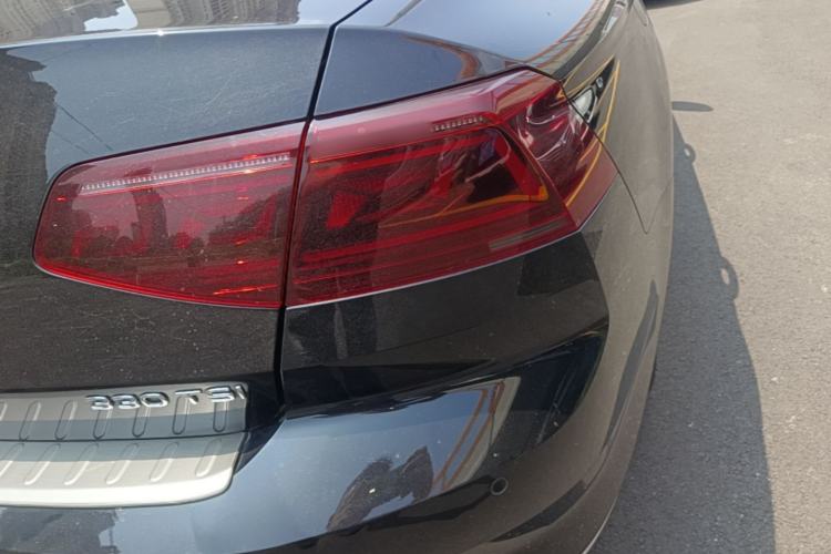 Used Volkswagen Magotan 2023 2 Million Units Limited Edition 330TSI DSG Leading Version