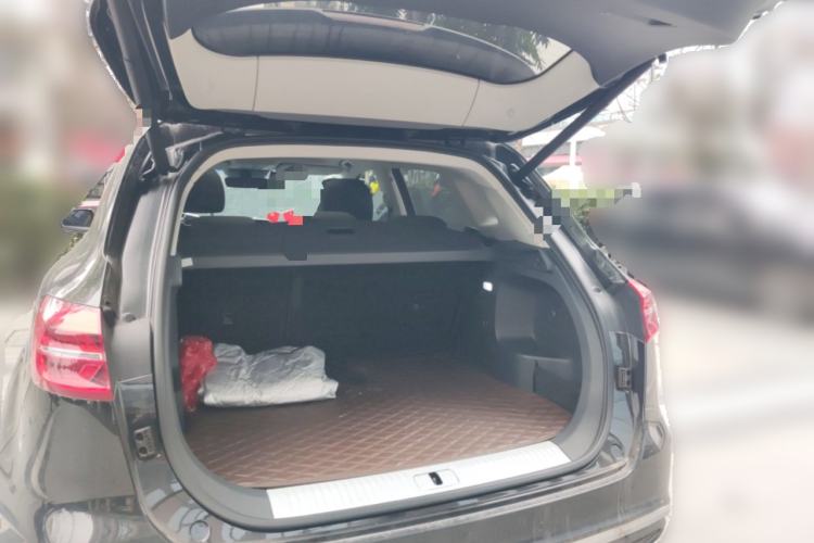 Used Hongqi HS5 2022 Revised Version 2.0T Smart Connect Flagship Edition Trunk