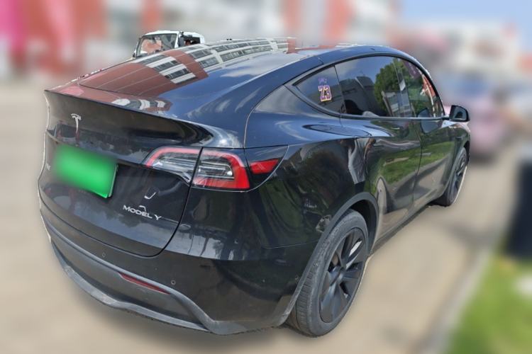 Used Tesla Model Y 2023 Long-Range All-Wheel-Drive Version
