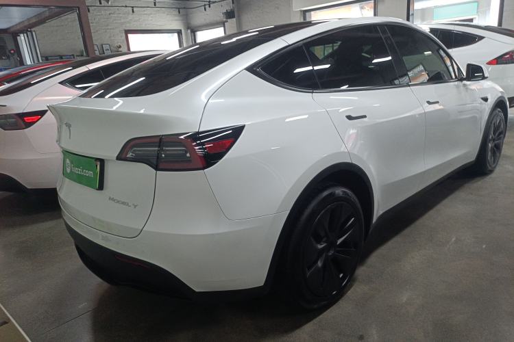 Used Tesla Model Y 2024 Long-Range All-Wheel-Drive Version Rear Right 45 Deg