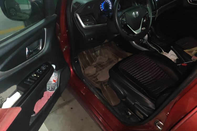 Used Honda Crider 2013 1.8L automatic luxury edition
