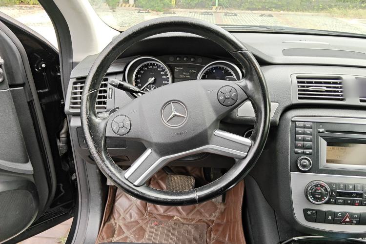 Used Mercedes-Benz R-Class 2011 R 300 L Business Model Steering Wheel
