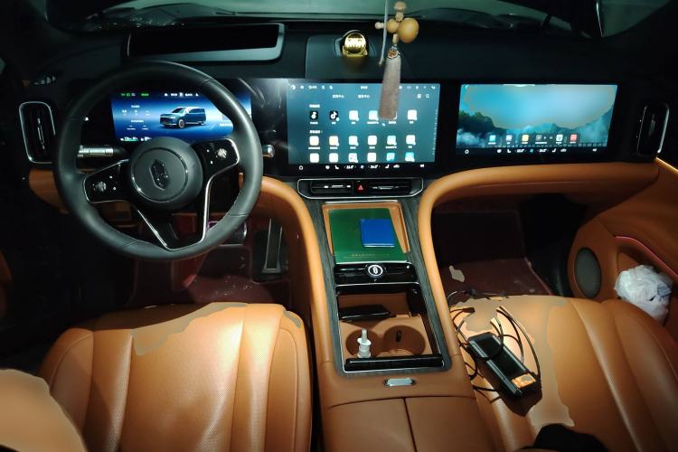 Used Hima AITO M9 2024 Range-Extended Ultra Version 42 kWh 6-Seater Model Center Console