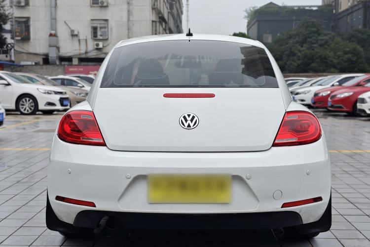 Used Volkswagen Beetle 2015 180TSI model
