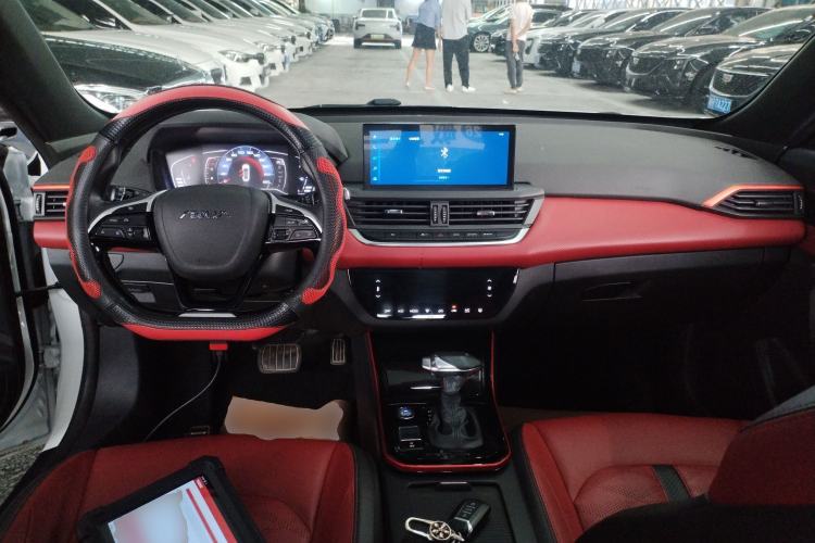 Used Dongfeng Aeolus Yixuan 2021 230T Automatic Zuiying Knight Edition Center Console