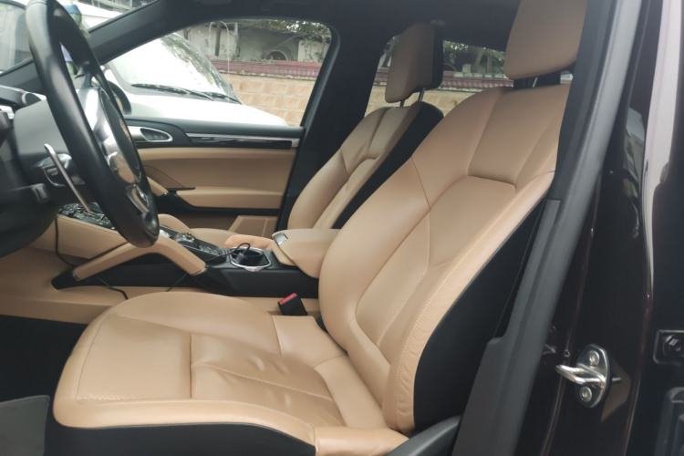 Used Porsche Cayenne 2014 Cayenne Platinum Edition 3.0T Left Front Seat