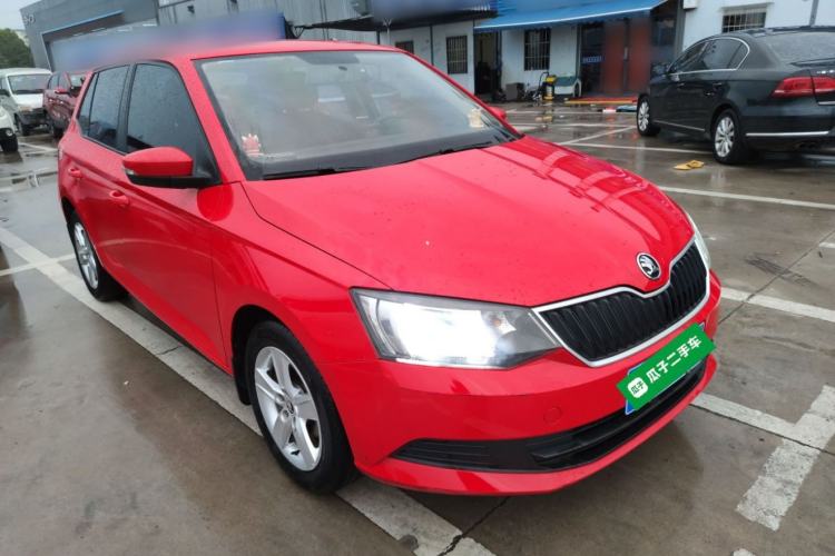 Used Skoda Fabia 2016 1.4L Automatic Car Enjoy Edition Front Right 45 Deg