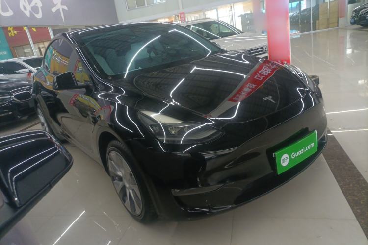 Used Tesla Model Y 2021 Standard Range Rear-Wheel Drive Version Front Right 45 Deg