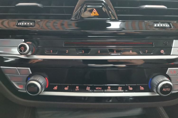 Used BMW 5 Series 2018 Revised Version 530Li Leading Edition Luxury Package Interior 6