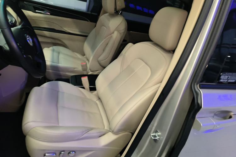 Used Buick GL8 2022 ES Landtrek 653T Luxury Edition