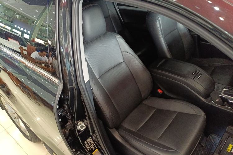 Used Toyota Highlander 2018 2.0T Four-Wheel Drive Luxury Version 7 Seats China VI Standard