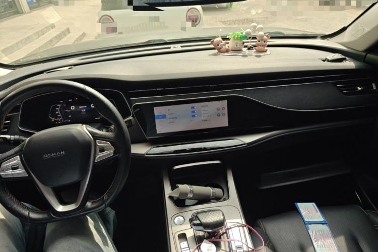 Used CHANGAN OSHAN X7 2020 1.5T Automatic Parking with Facial Recognition – Spacey & Carefree Edition Center Console