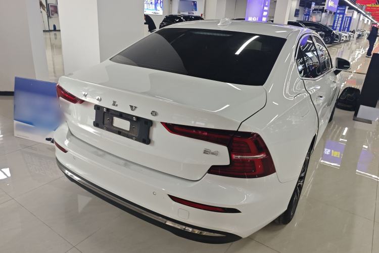 Used Volvo S60 2025 B4 Zhiyuan Luxury Edition
