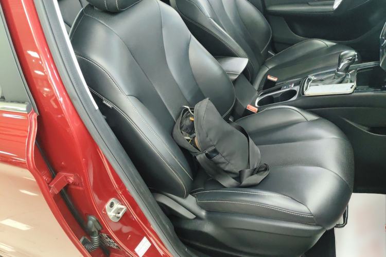 Used Roewe i5 2020 1.5L Automatic 4G Connect Luxury Flagship Edition
