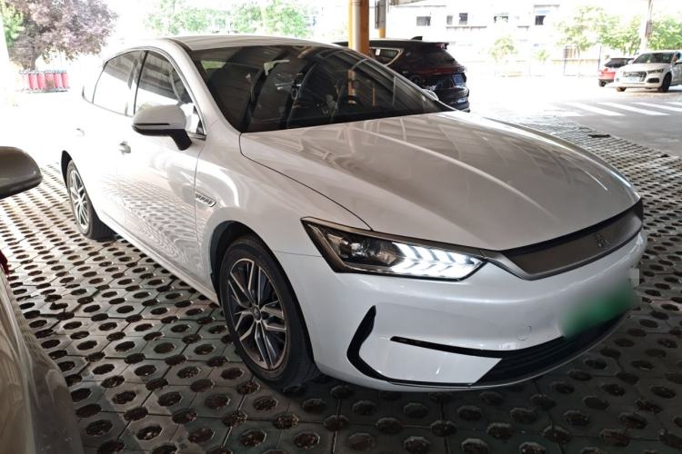 Used BYD Qin PLUS 2023 Champion Edition EV 510KM Leading Model Front Right 45 Deg