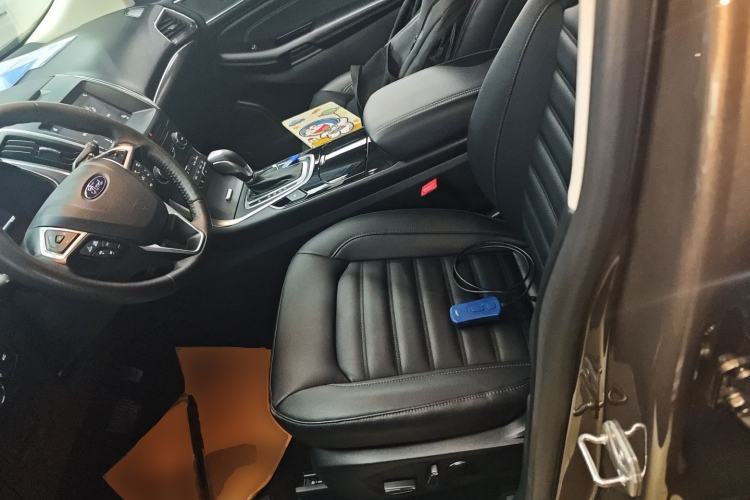 Used Ford Edge 2018 EcoBoost 245 Two-Wheel-Drive Titanium 7-Seater China VI Standard