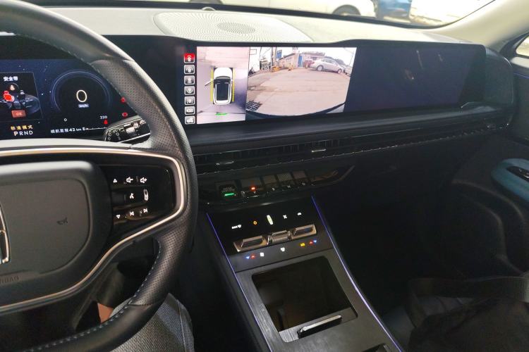 Used Lincoln Corsair 2024 1.5T Two-Wheel Drive Deluxe Hybrid Version Center Console