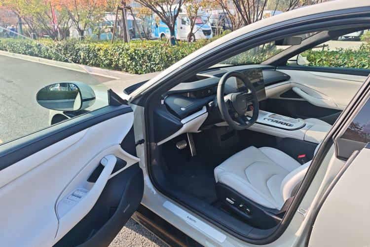 Used Xiaomi Auto SU7 2024 Four-Wheel Drive Ultra-Long Range Advanced Intelligent Driving Max Edition