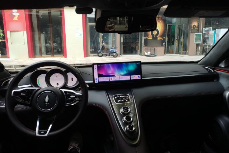 Used ORA Lightning Cat 2024 Dark Night Edition 555km Prestige Version Center Console