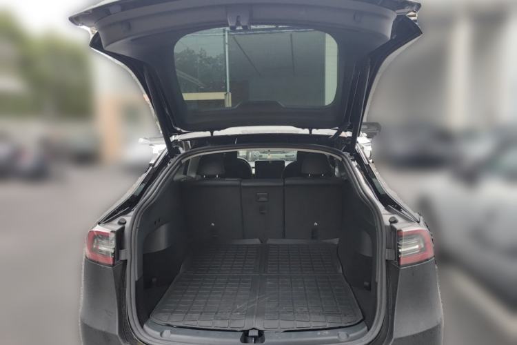 Used Tesla Model Y 2022 Long-Range All-Wheel-Drive Version